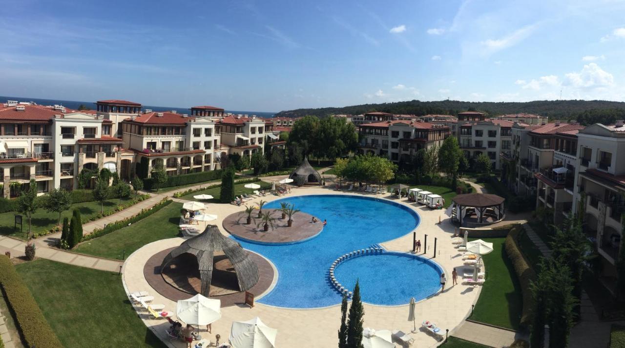Apartment 2Br, Тристаен In Complex Green Life Sozopol Exteriör bild