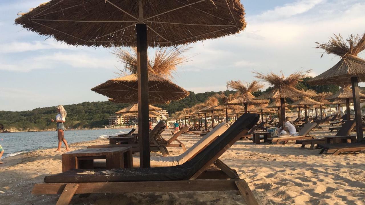 Apartment 2Br, Тристаен In Complex Green Life Sozopol Exteriör bild